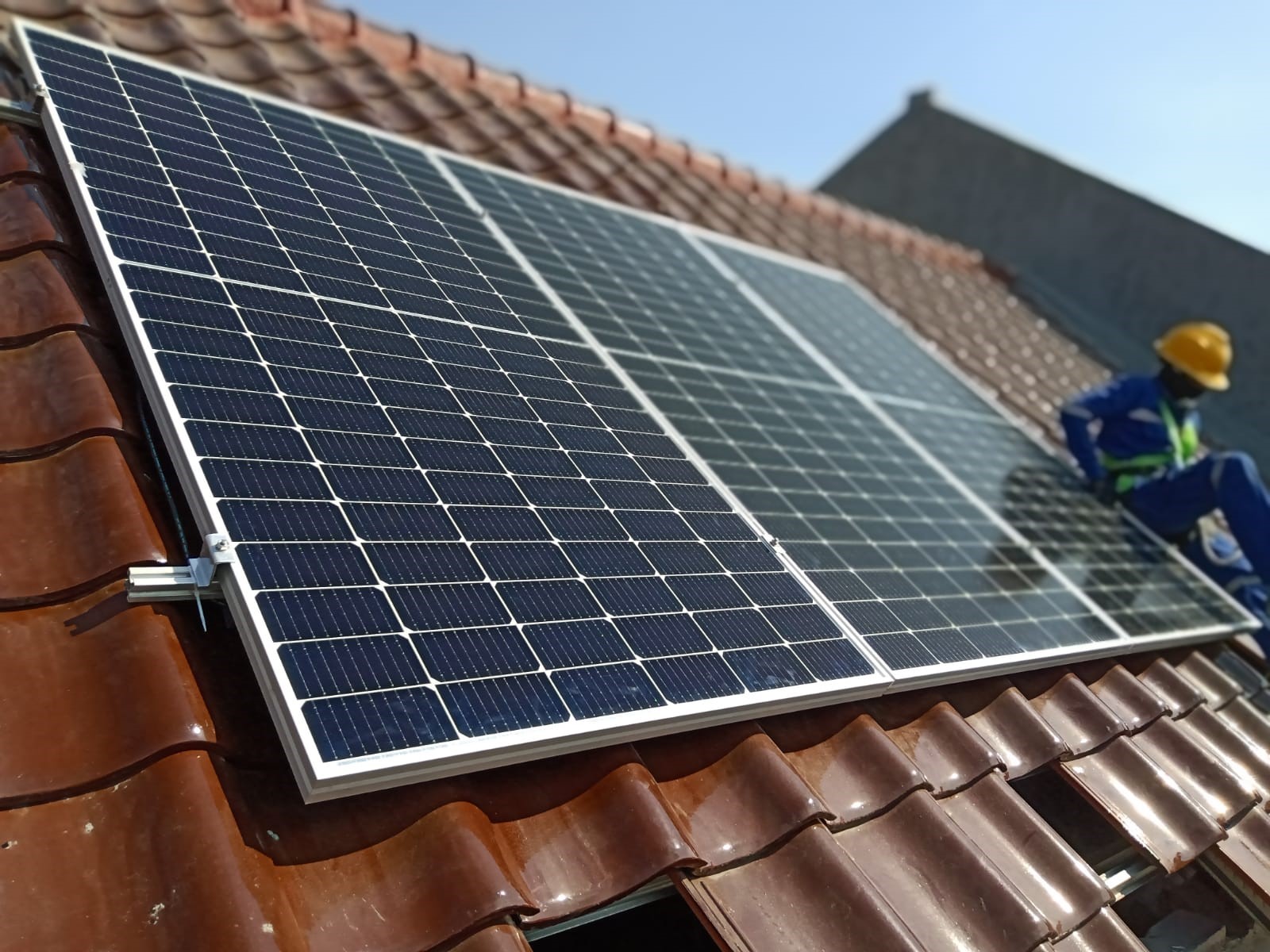 Integrasi PLTS Atap dan Sistem On Grid